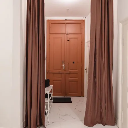 Renovated Historical In The Center Of شقة برنو