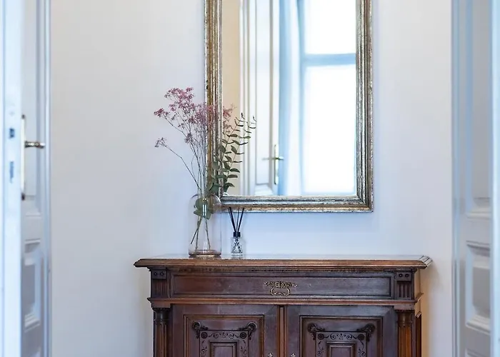 Renovated Historical In The Center Of *